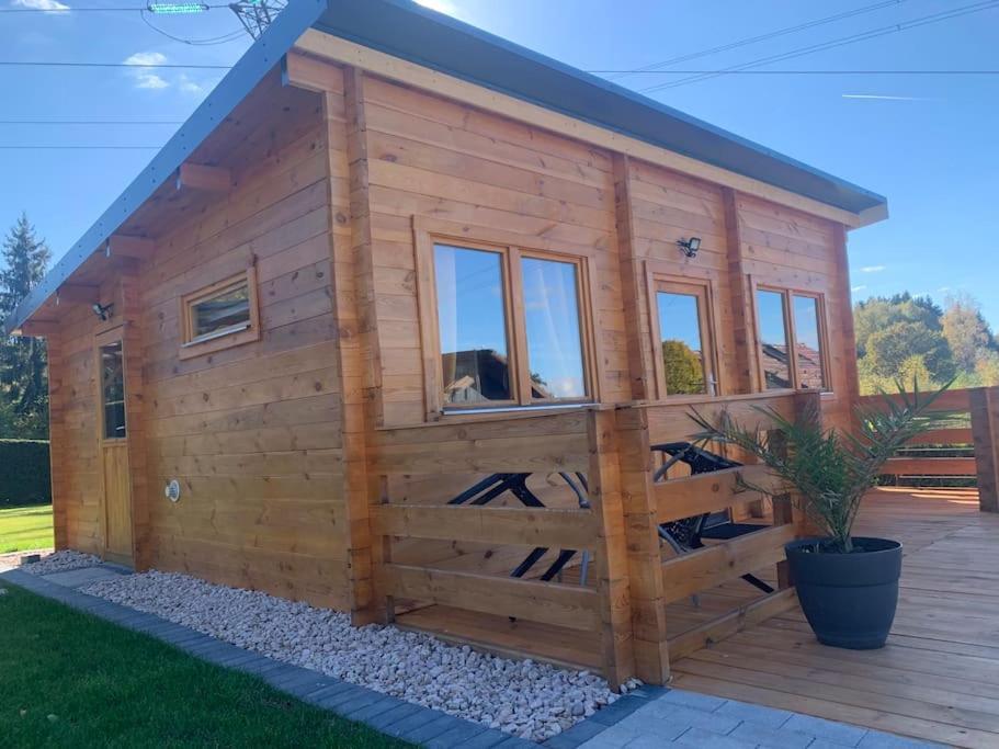 Chalet 2 Personnes Avec Jacuzzi Et Piscine Saisonniere Partagee Corcieux 外观 照片