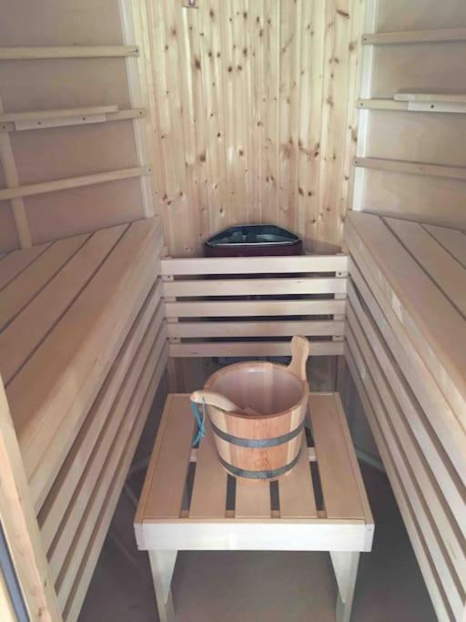 Chalet 2 Personnes Avec Jacuzzi Et Piscine Saisonniere Partagee Corcieux 外观 照片