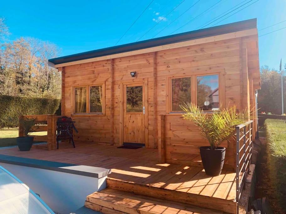 Chalet 2 Personnes Avec Jacuzzi Et Piscine Saisonniere Partagee Corcieux 外观 照片