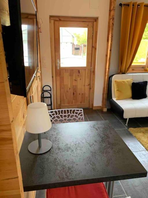 Chalet 2 Personnes Avec Jacuzzi Et Piscine Saisonniere Partagee Corcieux 外观 照片